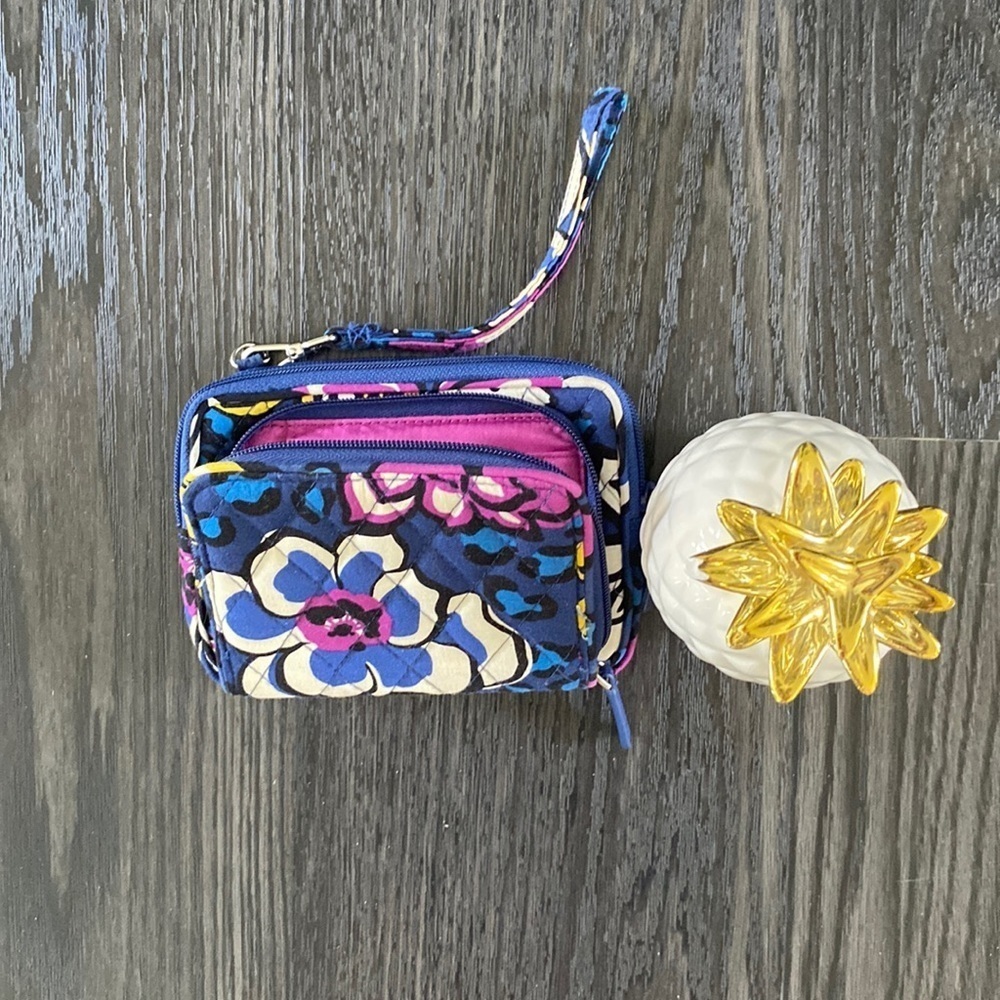 🍍Vera Bradley 🍍WRISTLET 🍍E-2